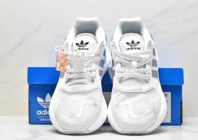 hype Adidas Sneakers