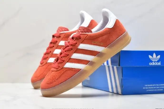 hype Adidas Sneakers