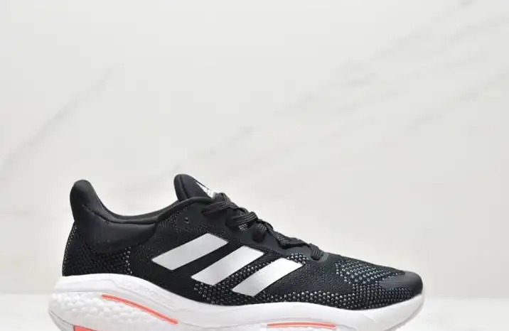 hype Adidas Sneakers