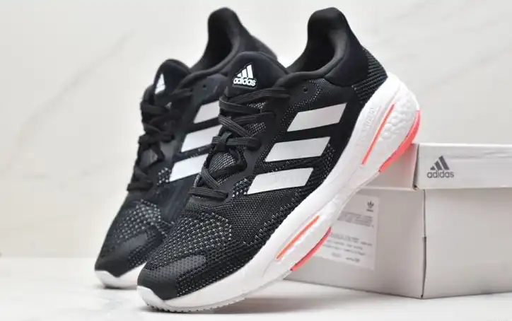 hype Adidas Sneakers