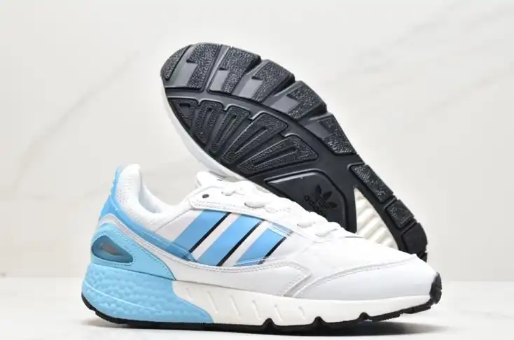 hype Adidas Sneakers