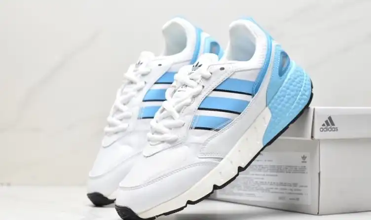 hype Adidas Sneakers