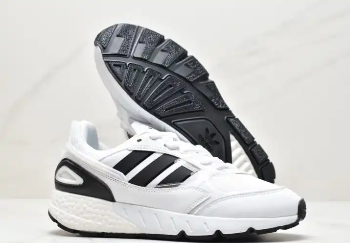 hype Adidas Sneakers