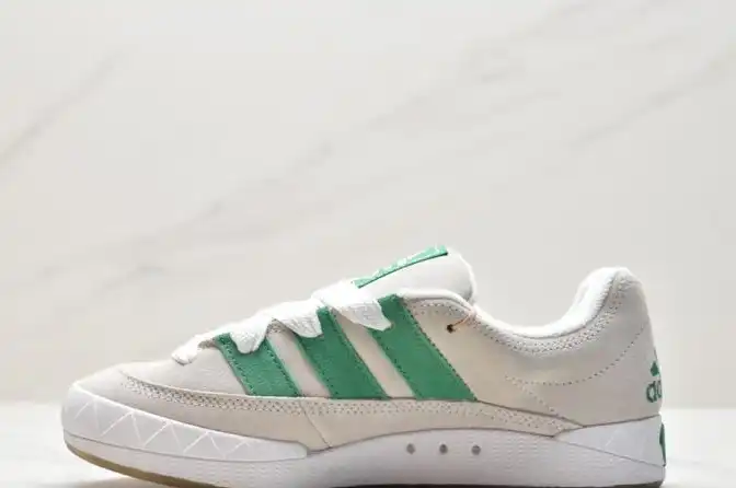 hype Adidas Sneakers