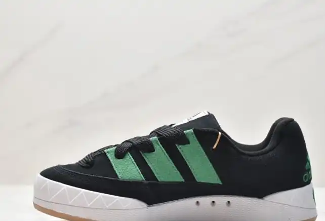 hype Adidas Sneakers