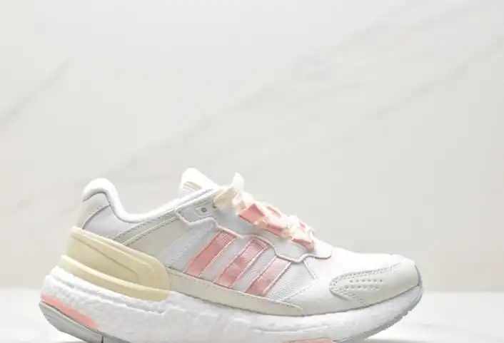 hype Adidas Sneakers