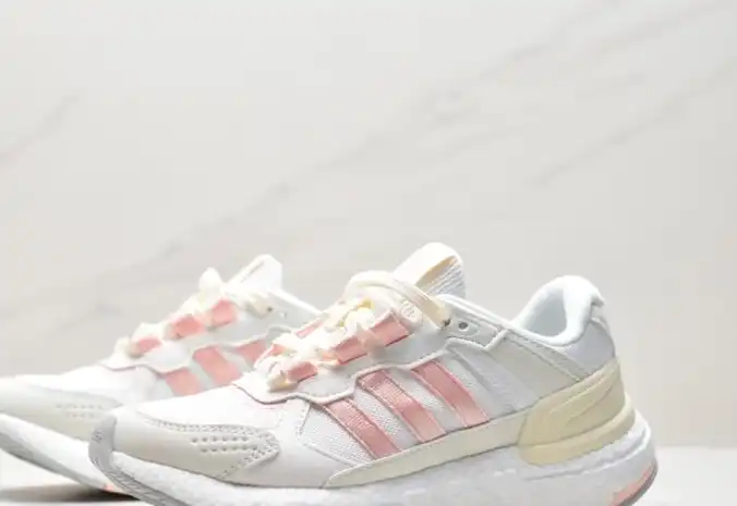 hype Adidas Sneakers