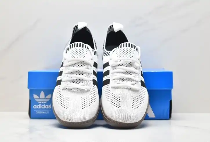 hype Adidas Sneakers