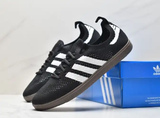 hype Adidas Sneakers