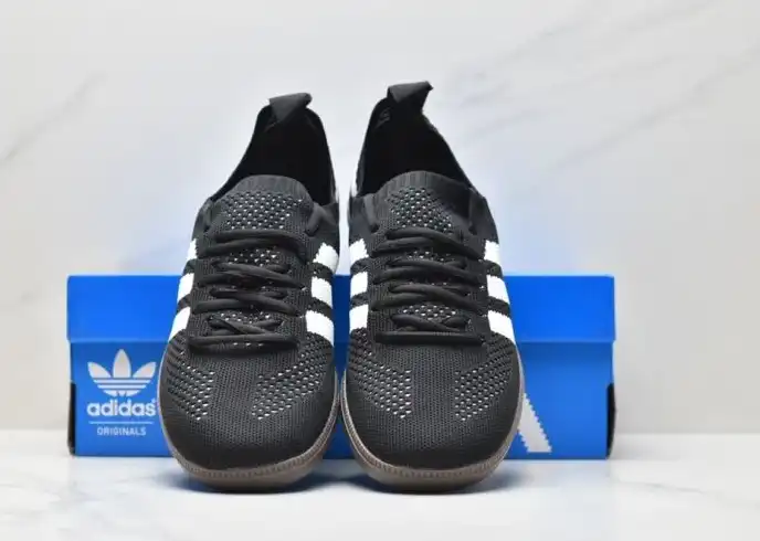 hype Adidas Sneakers