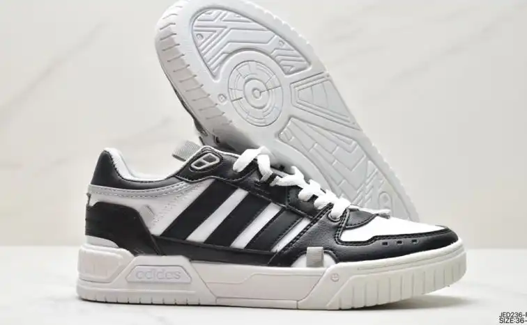 hype Adidas Sneakers