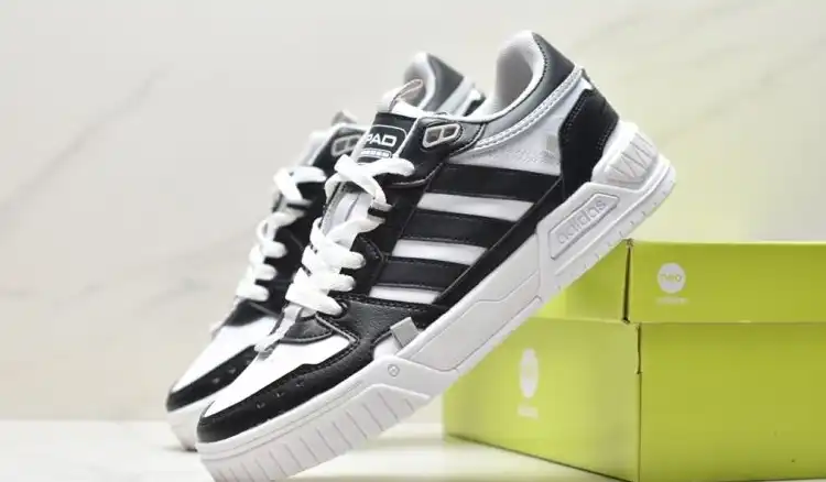 hype Adidas Sneakers