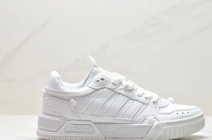 hype Adidas Sneakers