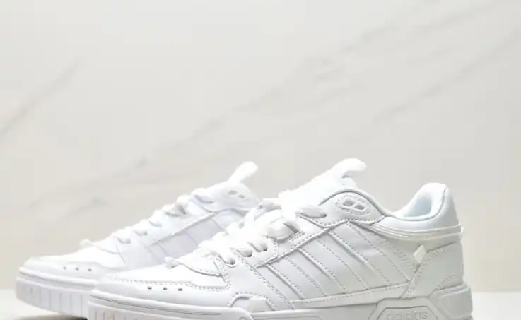 hype Adidas Sneakers