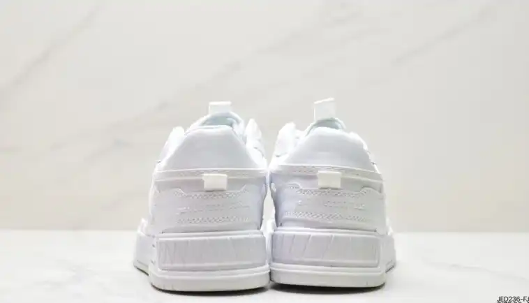 hype Adidas Sneakers