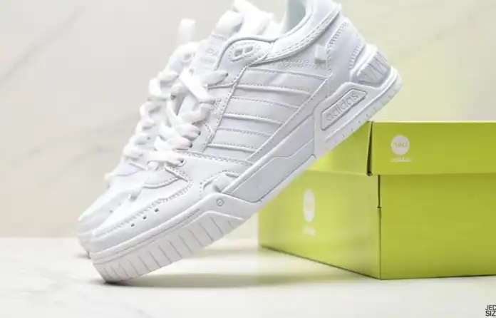 hype Adidas Sneakers