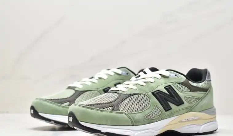 hype New Balance Sneakers