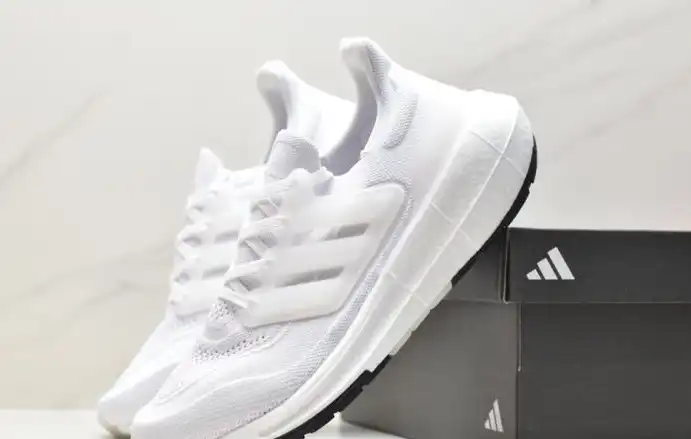 hype Adidas Sneakers