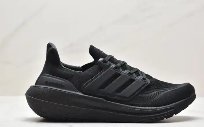 hype Adidas Sneakers