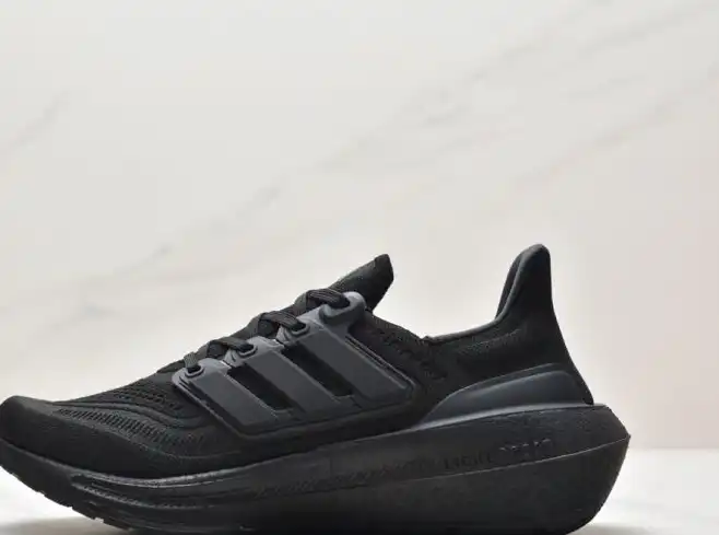 hype Adidas Sneakers