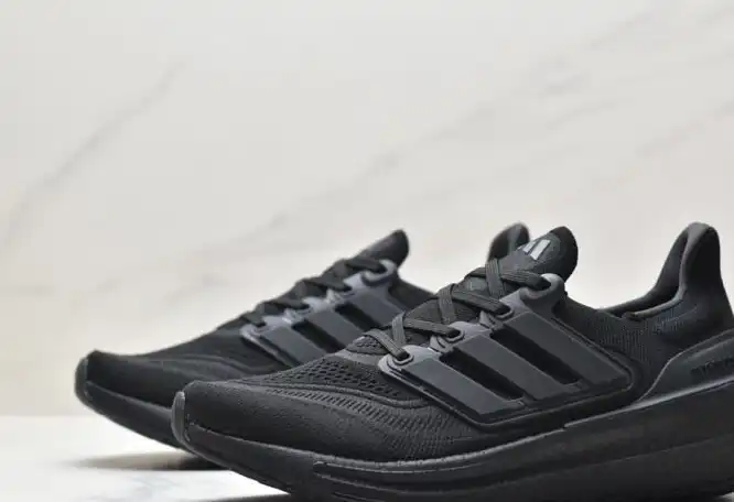 hype Adidas Sneakers