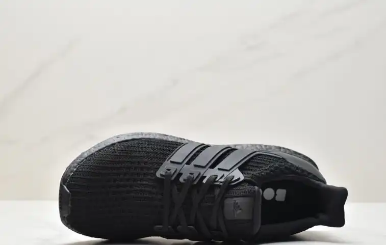 hype Adidas Sneakers