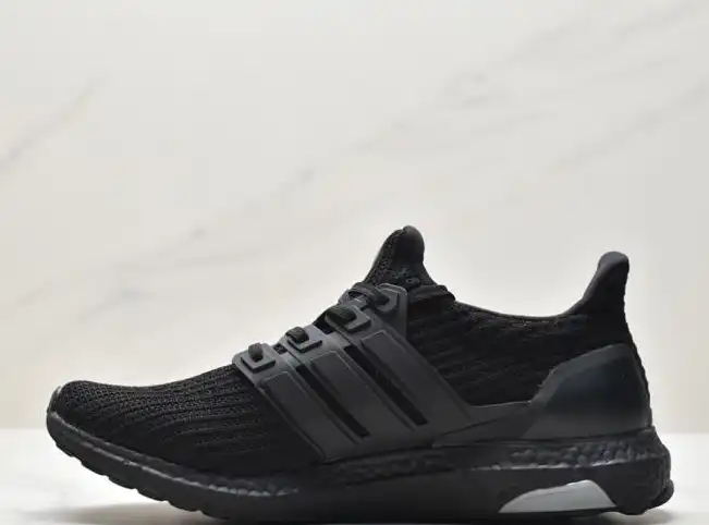 hype Adidas Sneakers