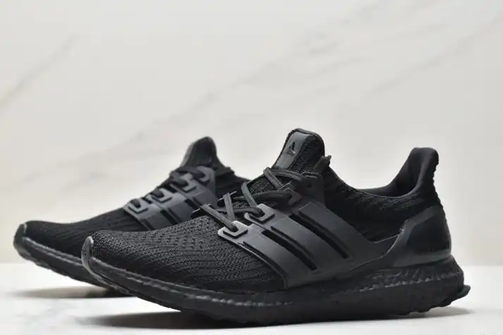 hype Adidas Sneakers