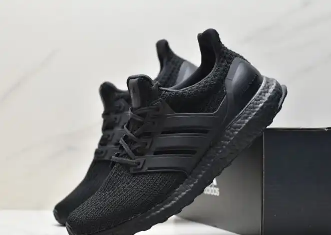 hype Adidas Sneakers