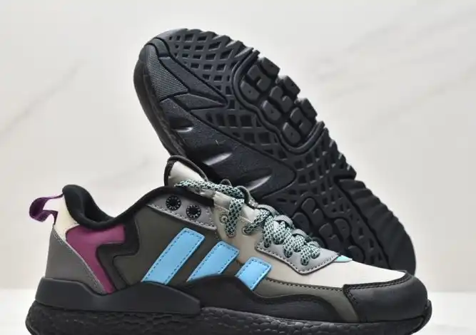 hype Adidas Sneakers