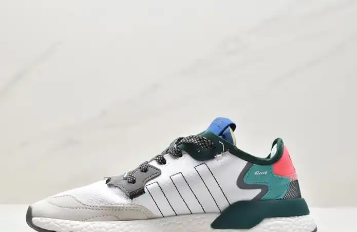 hype Adidas Sneakers