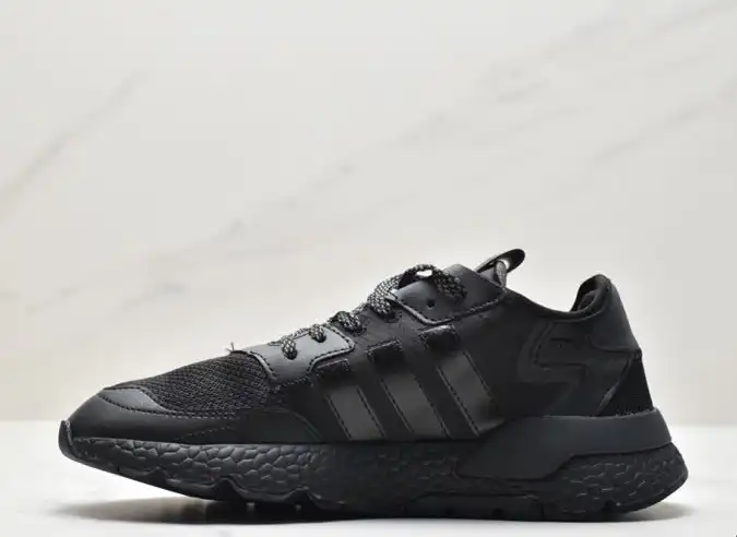 hype Adidas Sneakers