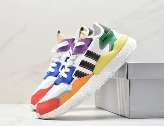 hype Adidas Sneakers