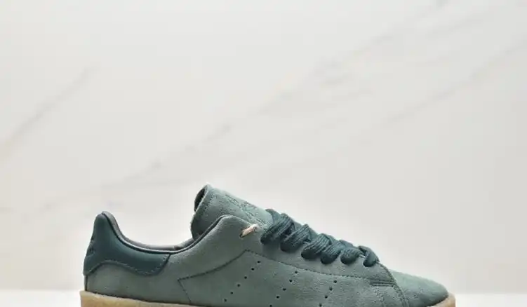 hype Adidas Sneakers