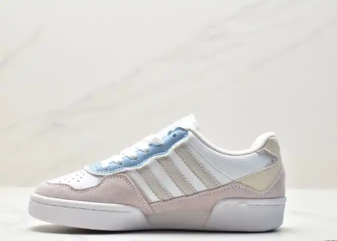 hype Adidas Sneakers