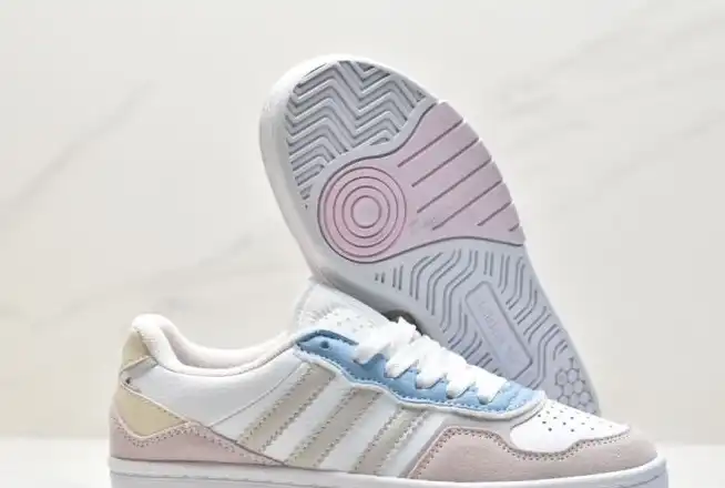 hype Adidas Sneakers