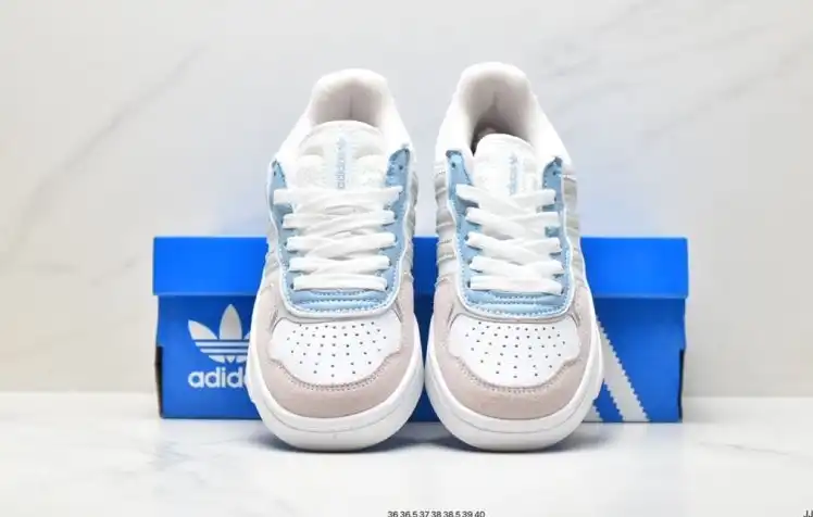 hype Adidas Sneakers