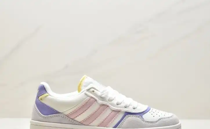 hype Adidas Sneakers