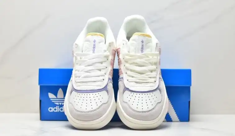 hype Adidas Sneakers