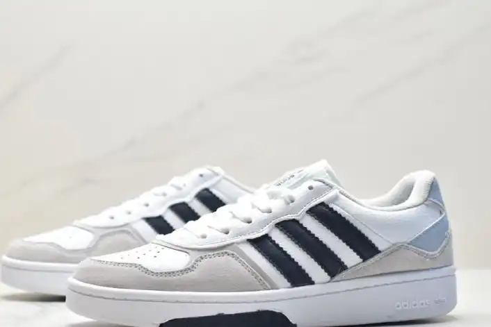 hype Adidas Sneakers