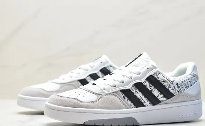 hype Adidas Sneakers