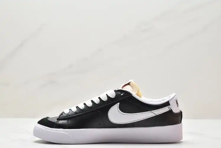 hype Nike Sneakers