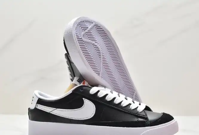 hype Nike Sneakers