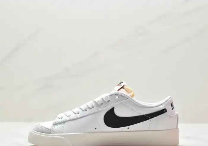 hype Nike Sneakers