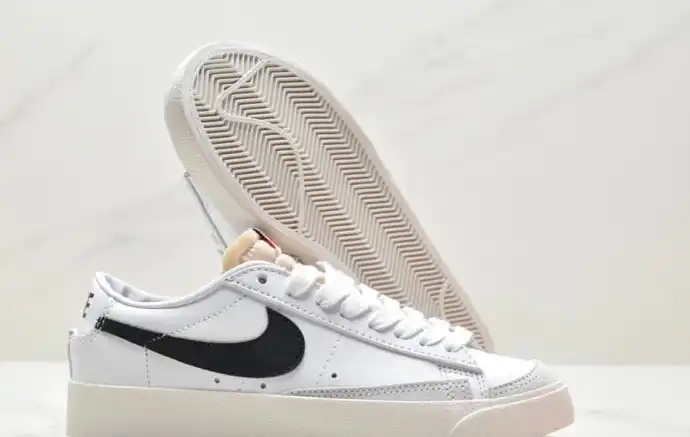 hype Nike Sneakers