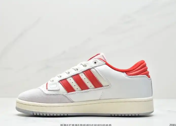 hype Adidas Sneakers