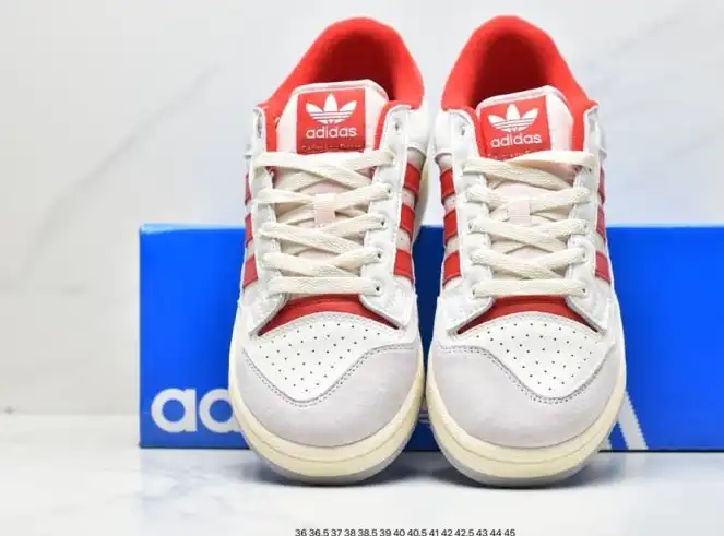 hype Adidas Sneakers