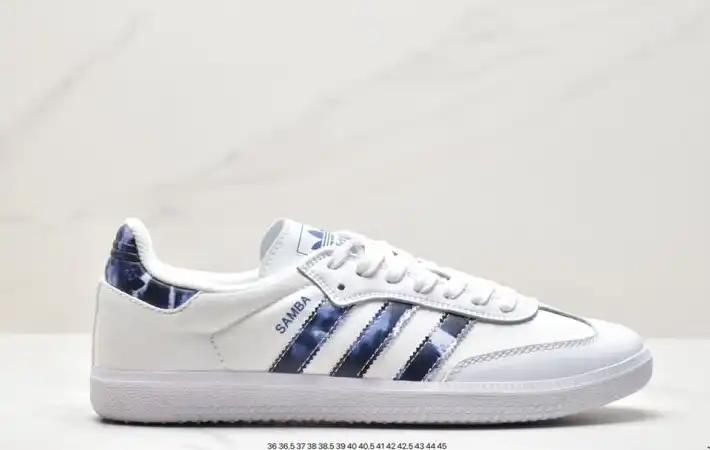 hype Adidas Sneakers