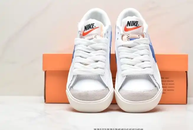 hype Nike Sneakers