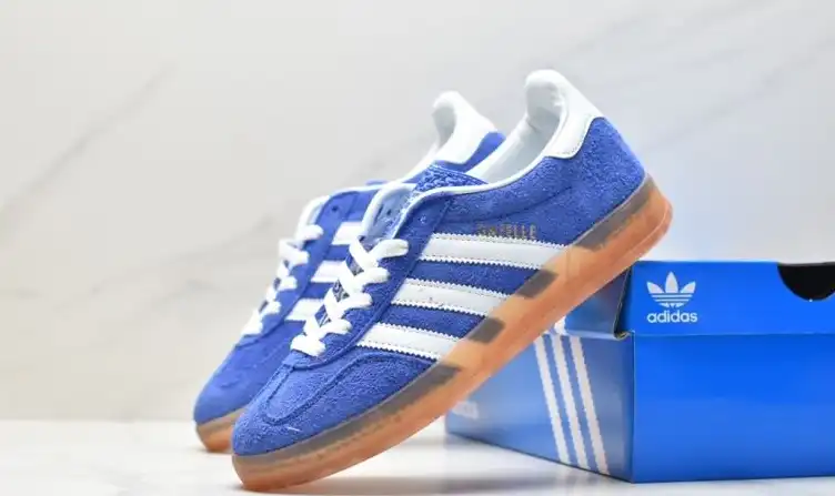 hype Adidas Sneakers